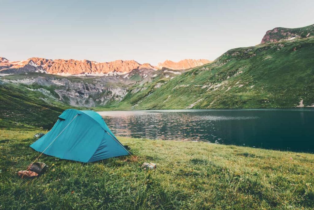 how much should a backpacking tent weigh