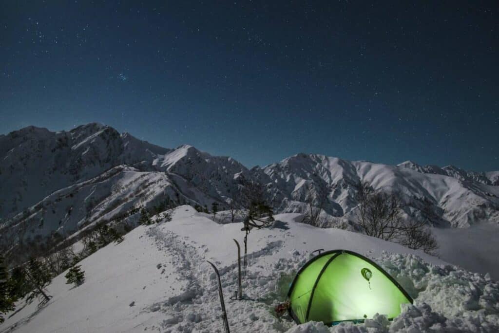 How much snow can a tent withstand